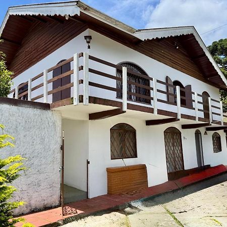 Casa Da Vovo Em Campos Do Jordao Villa Екстериор снимка